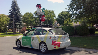 Vecinos detienen al conductor de un coche de Google en Tailandia